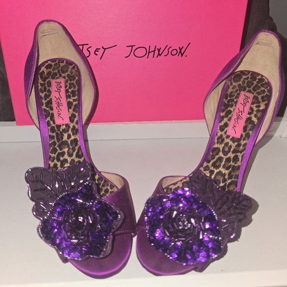 Vintage Betsey Johnson Satin & Sequin Purple Heels Iris - Picture 8 of 8
